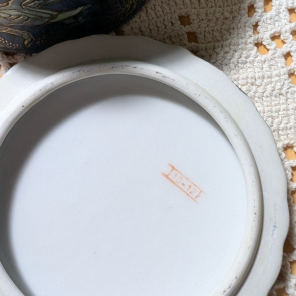 Toyo Porcelain Floral Trinket Box, Cobalt Blue Perfume Bottle and Lipstick Stand - Picture 4 of 5